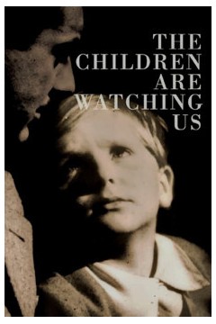 孩子在看着我们